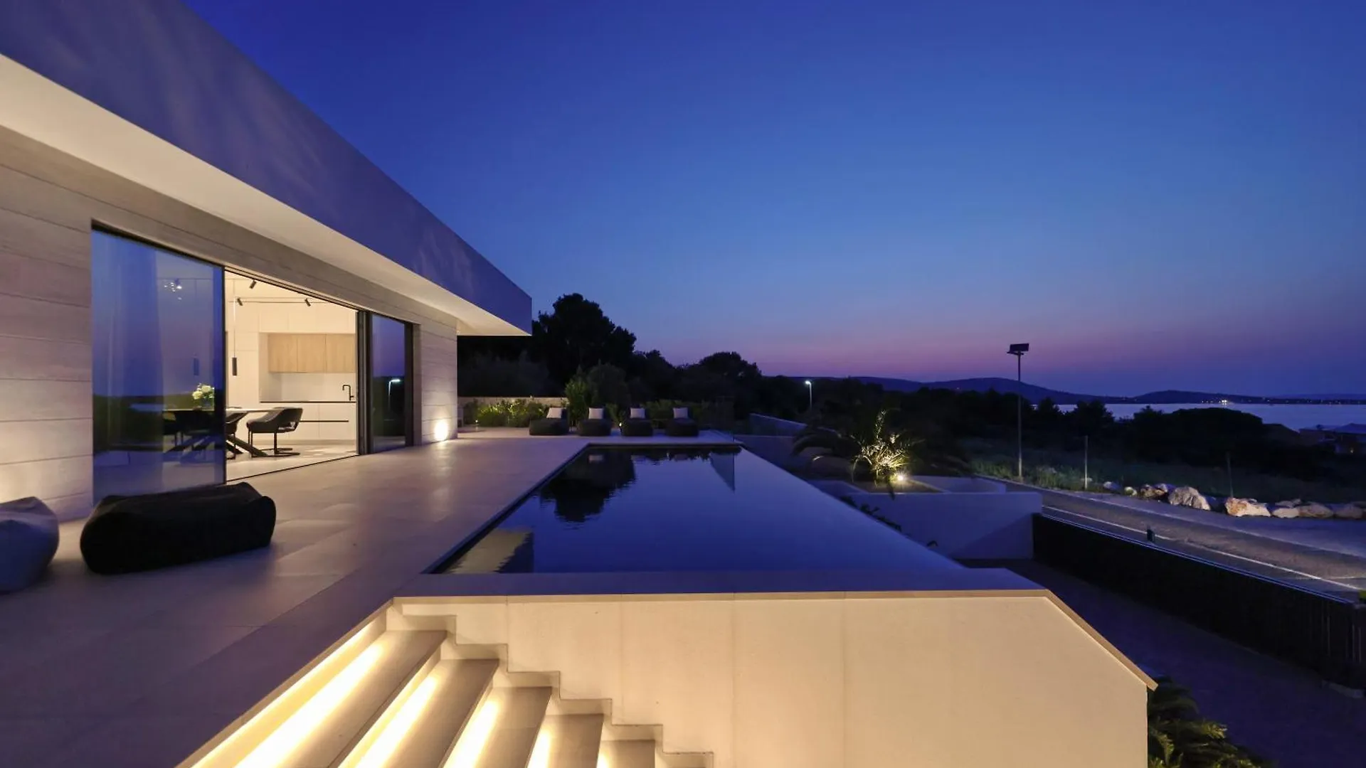 Cloud 9 D10 Villa Tkon
