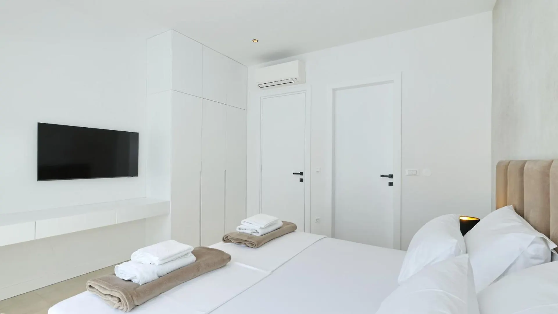 Cloud 9 D10 Villa Tkon